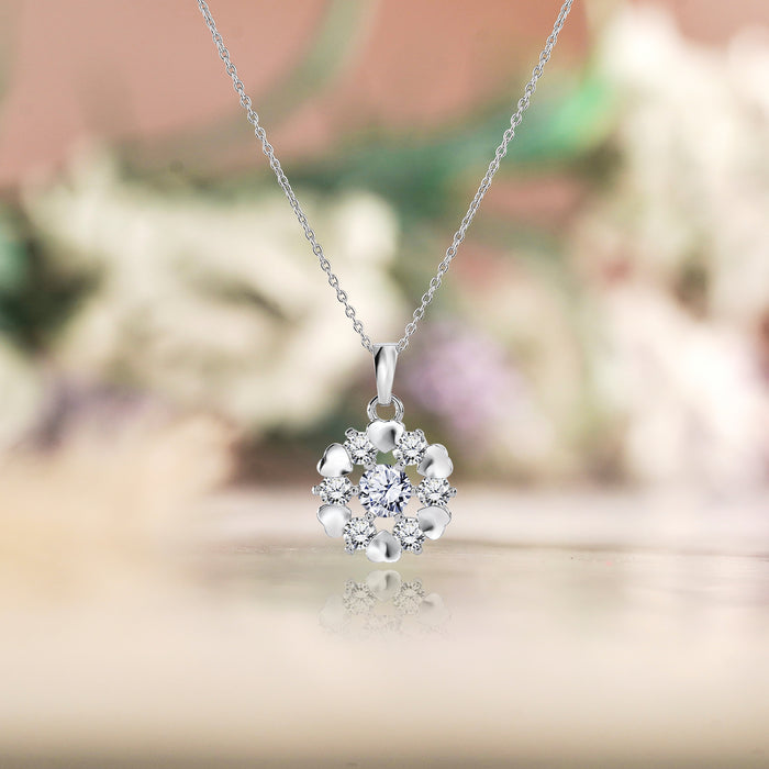 シルバー/K18WGP 合計 0.75ct. 花モチーフ モアサナイト ペンダント・ネックレス 　